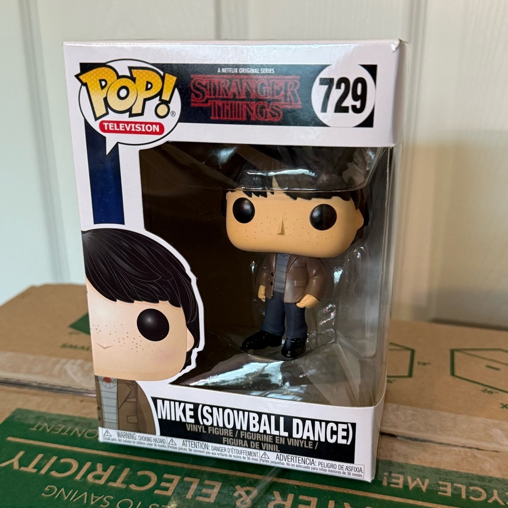 Funko Pop Stranger Things- Mike Snowball Dance